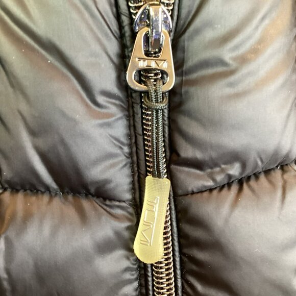 Tumi Down Quilted Womens M Puffer Vest Nylon Black - Picture 9 of 16